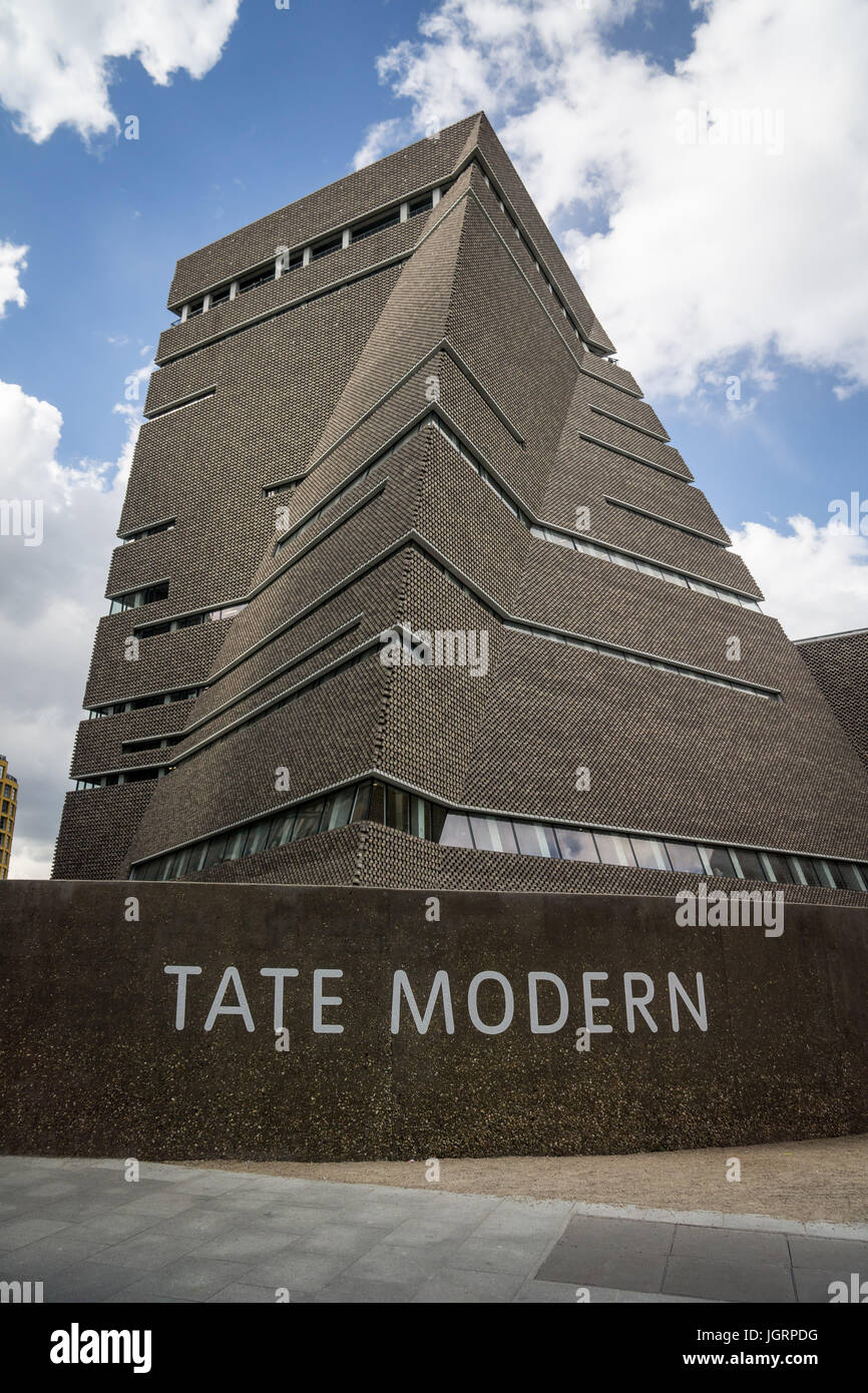 Switch House, the new extension of the Tate Modern Art Gallery in London.  Designed by Herzog & de Meuron, architects Stock Photo