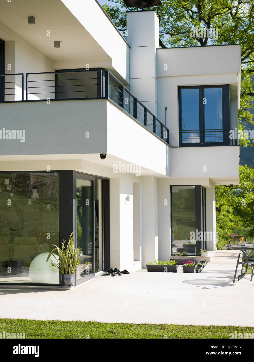 Exterior Of Modern Luxury Villa Stock Photo Alamy