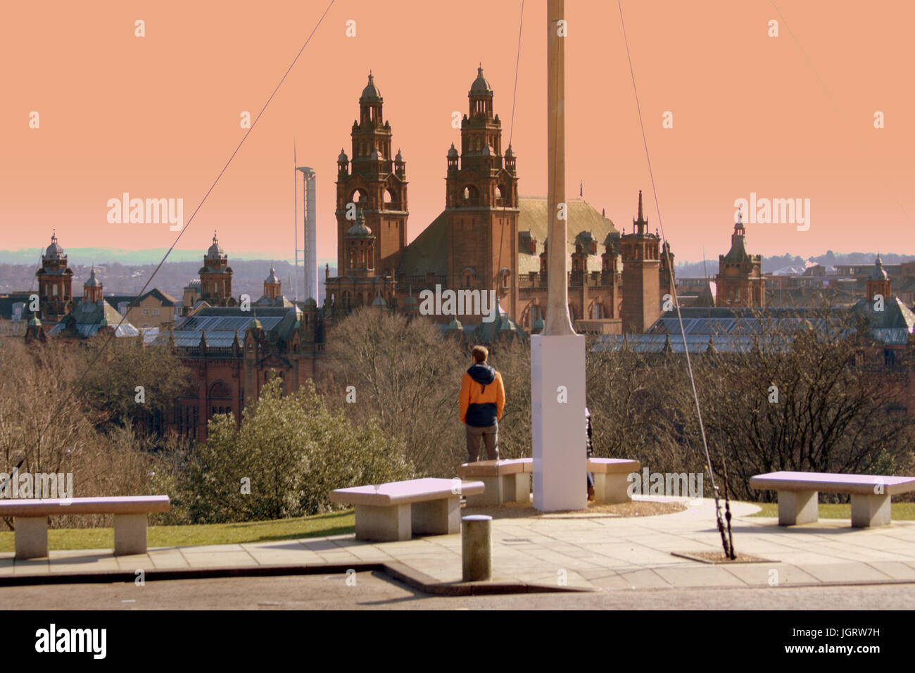 The University of Glasgow, Scotland, UK students on campus grounds panoramic view from flagpole Stock Photo