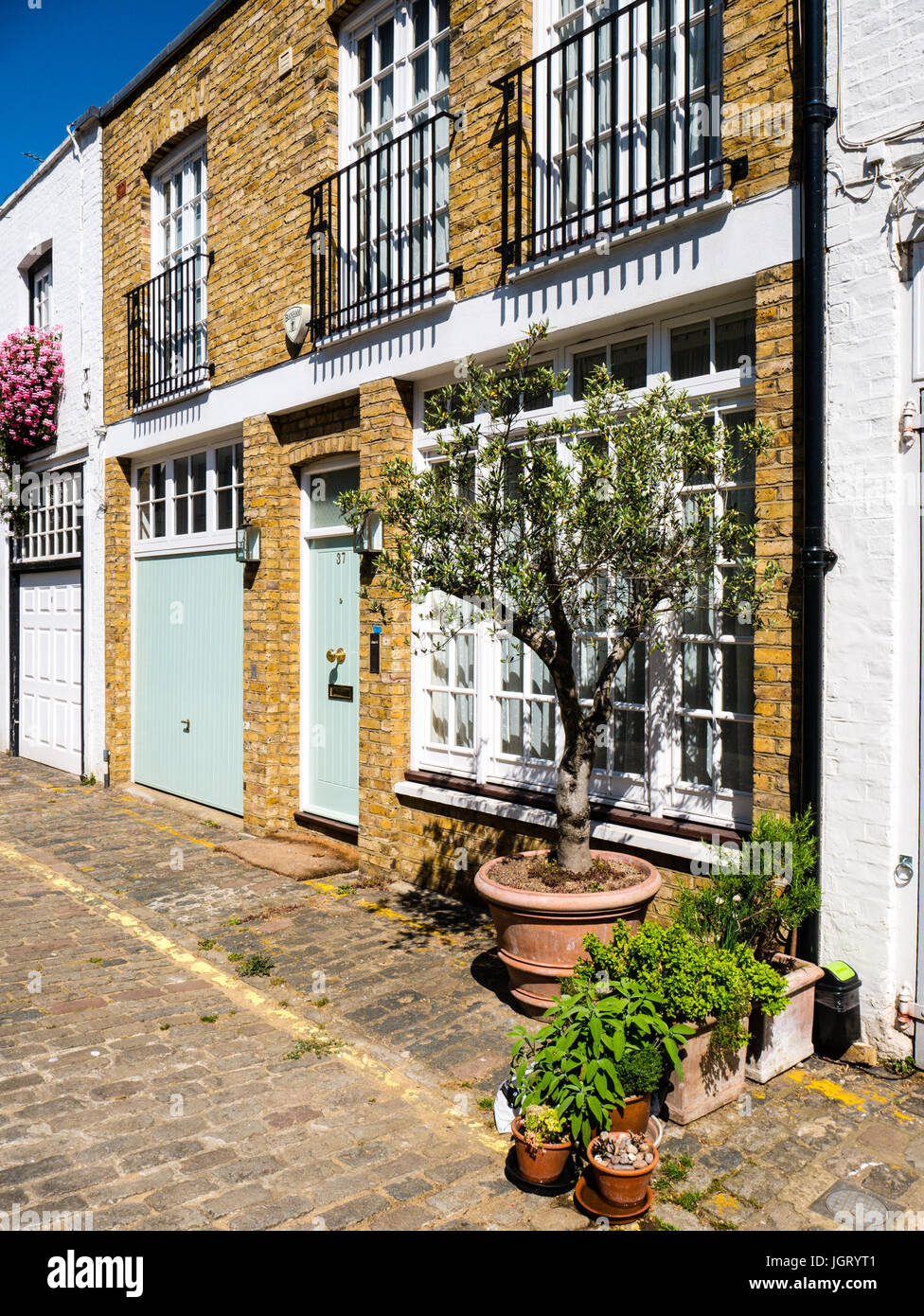 Hyde Park Garden Mews, Bayswater, London, England, UK, GB. Stock Photo