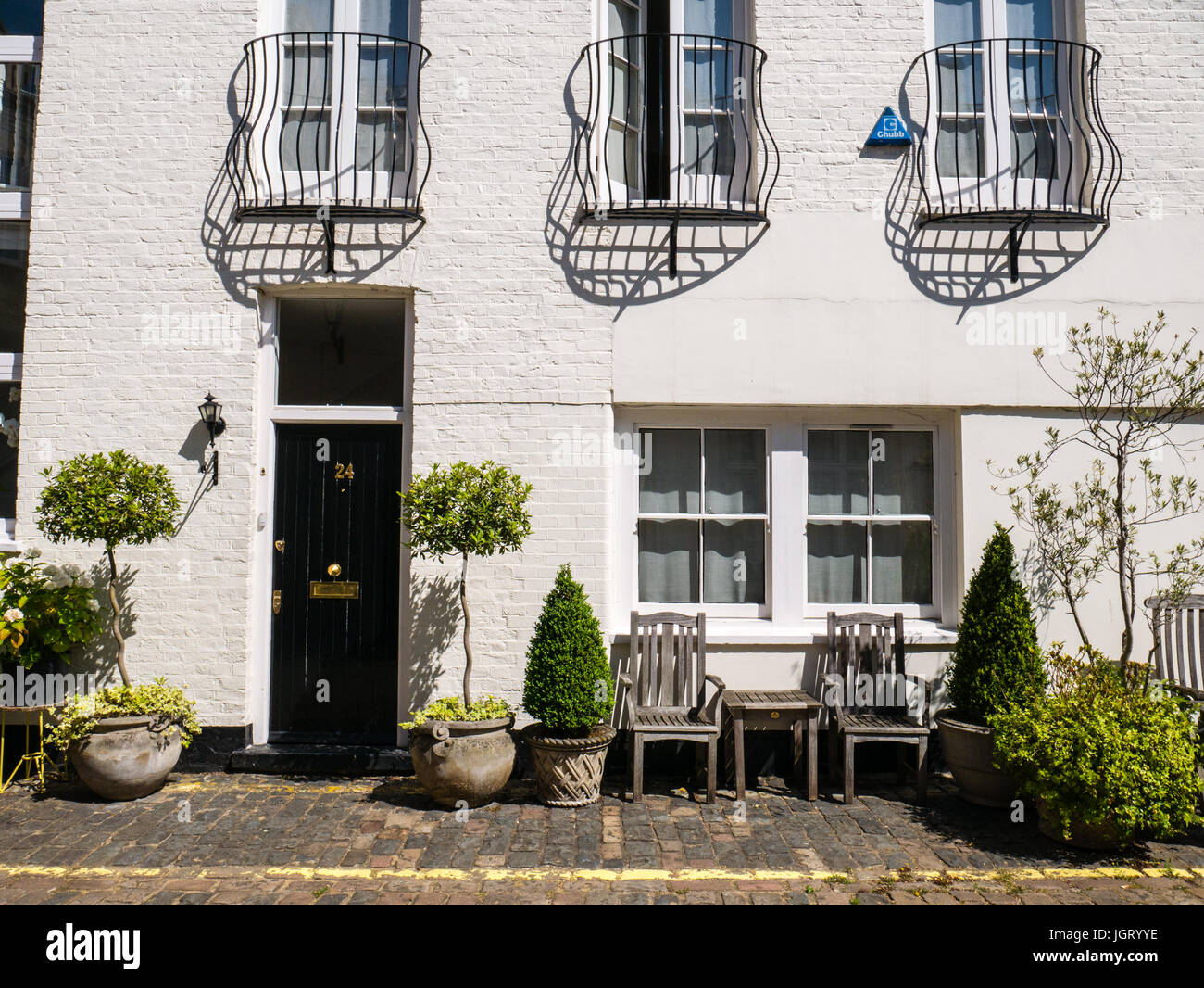 Hyde Park Garden Mews, Bayswater, London, England Stock Photo Alamy