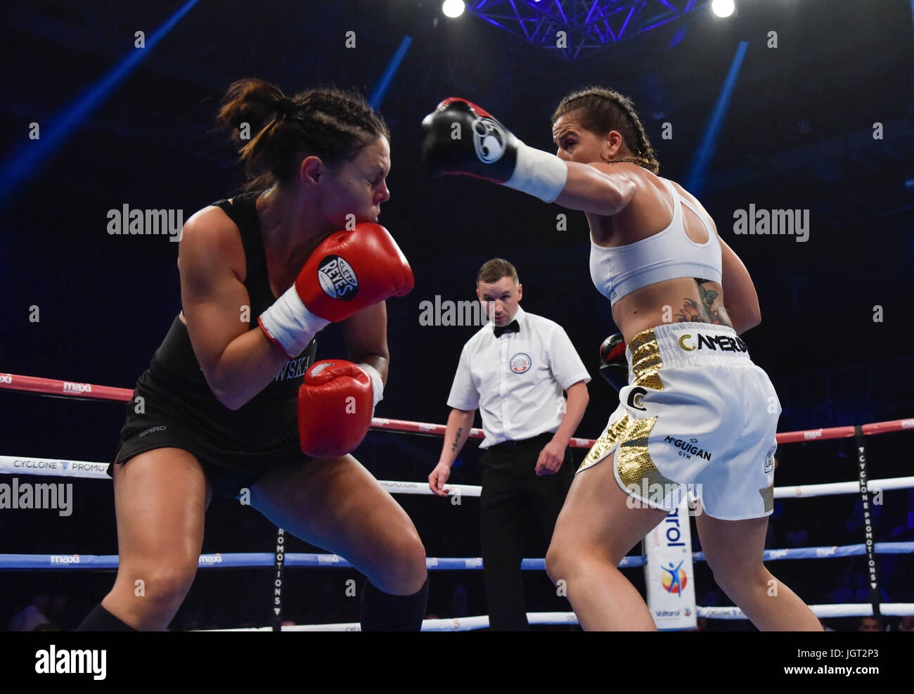 Saturday 8th of July 2017: Boxing, Braehead Arena, Glasgow, Scotland. 6 x 2 Mins Lightweight contest Chantelle Cameron V Bojan Libiszweska. Cameron defeats Libiszweska Stock Photo