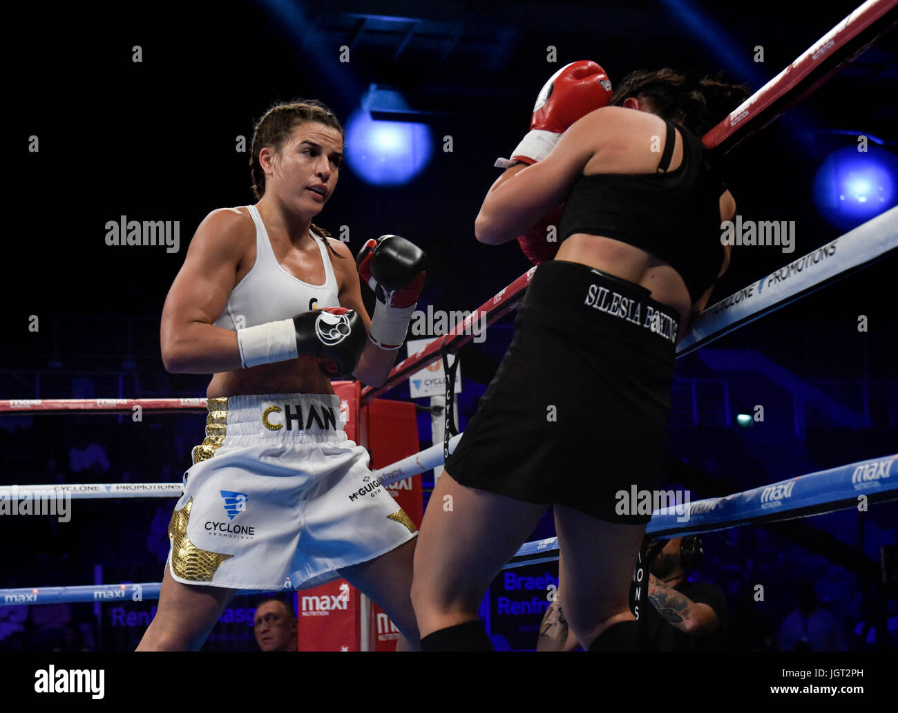 Female Boxing Knockout Punch Stock Photos & Female Boxing Knockout