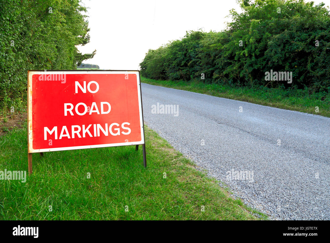 no-road-markings-sign-new-road-surface-e