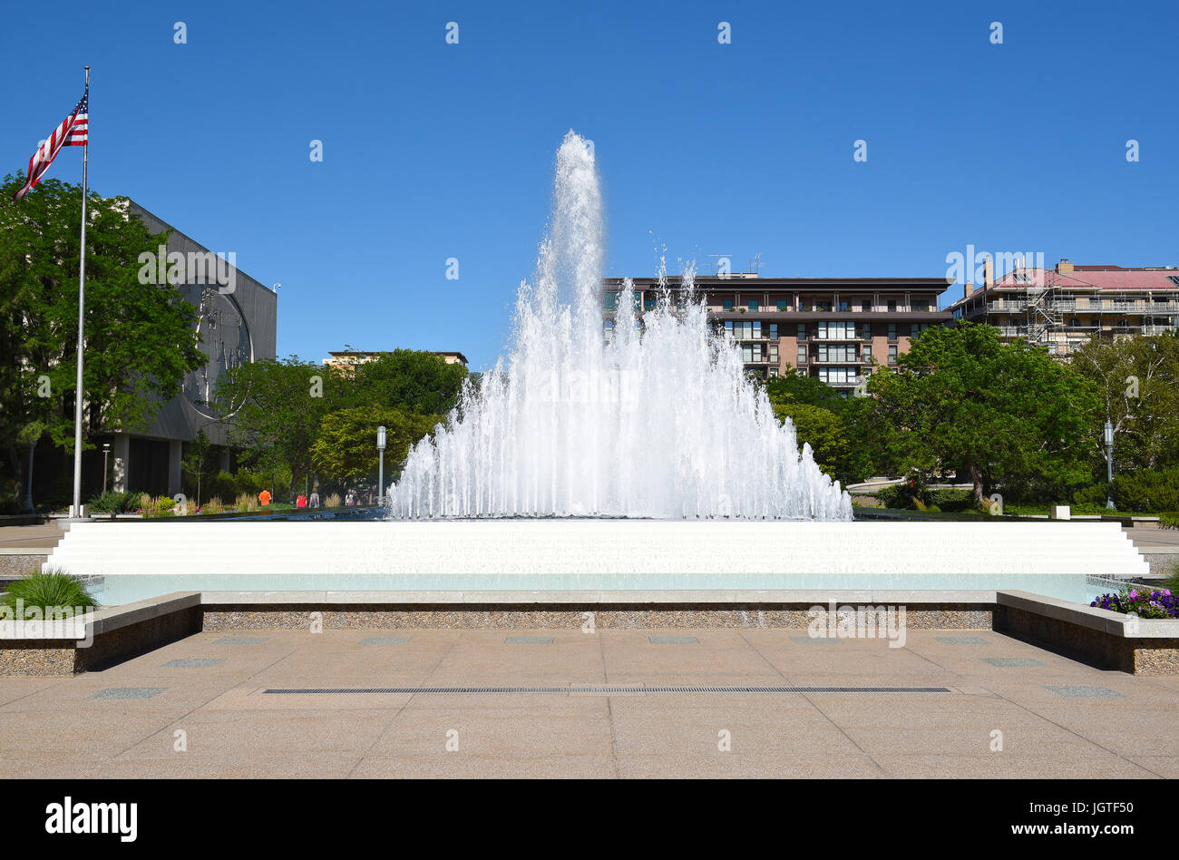 SALT LAKE CITY, UTAH - JUNE 28, 2017: Temple Square Fountain. The large fountain is between the Church Office Building and the Church Administrative B Stock Photo