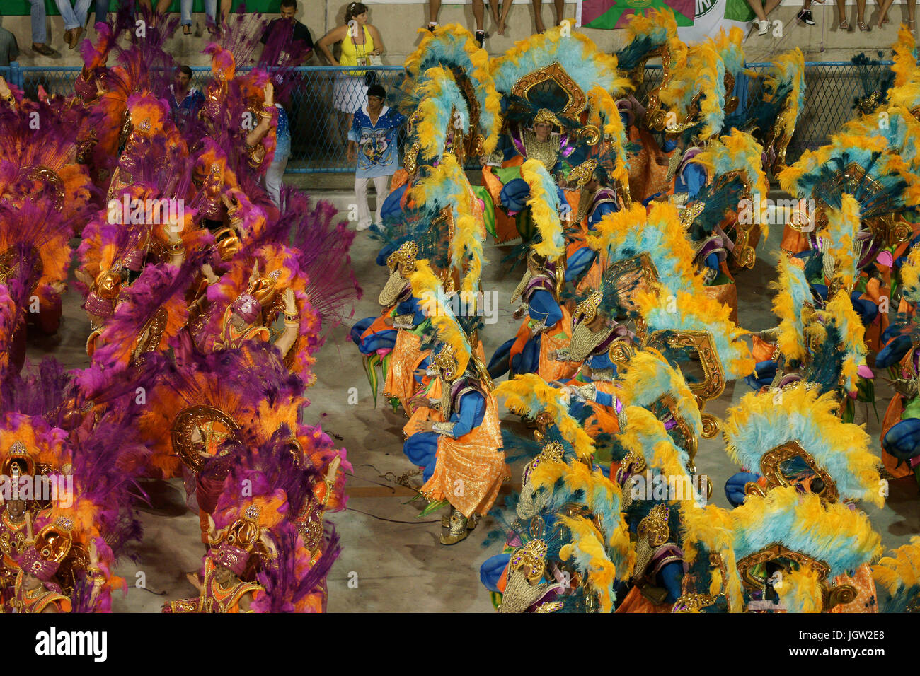 Dancers of portela samba school hi-res stock photography and images - Alamy