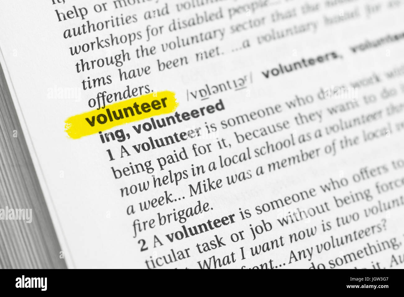 Highlighted English word "volunteer" and its definition at the