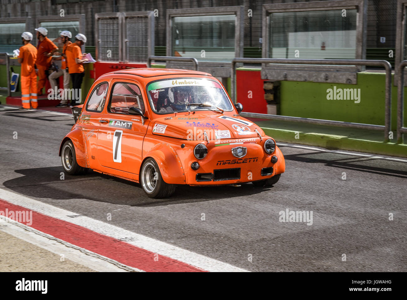 Fiat 500 race hi-res stock photography and images - Alamy