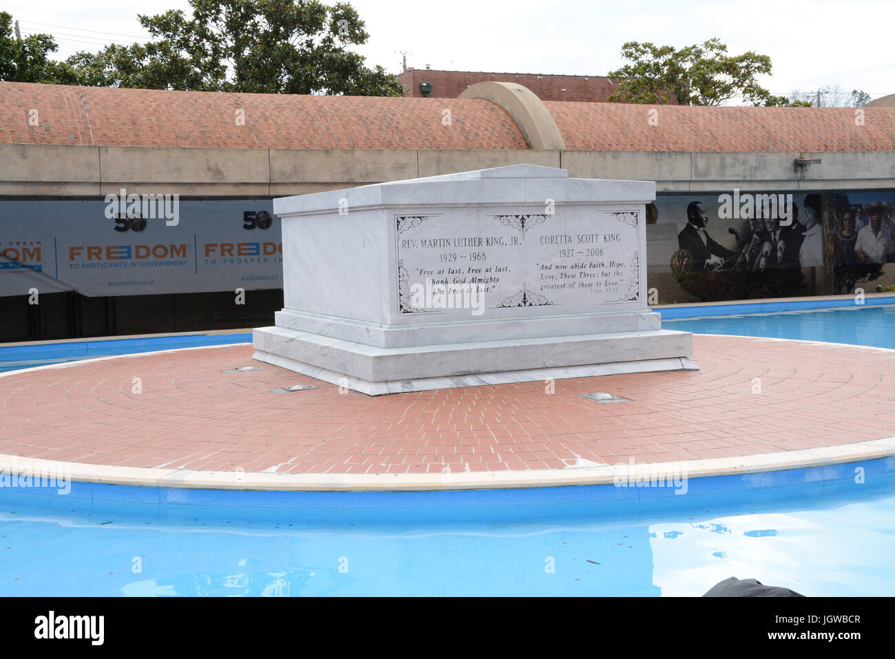 Tomb of Dr. Martin Luther King Jr. and Coretta Scott King Atlanta,GA ...