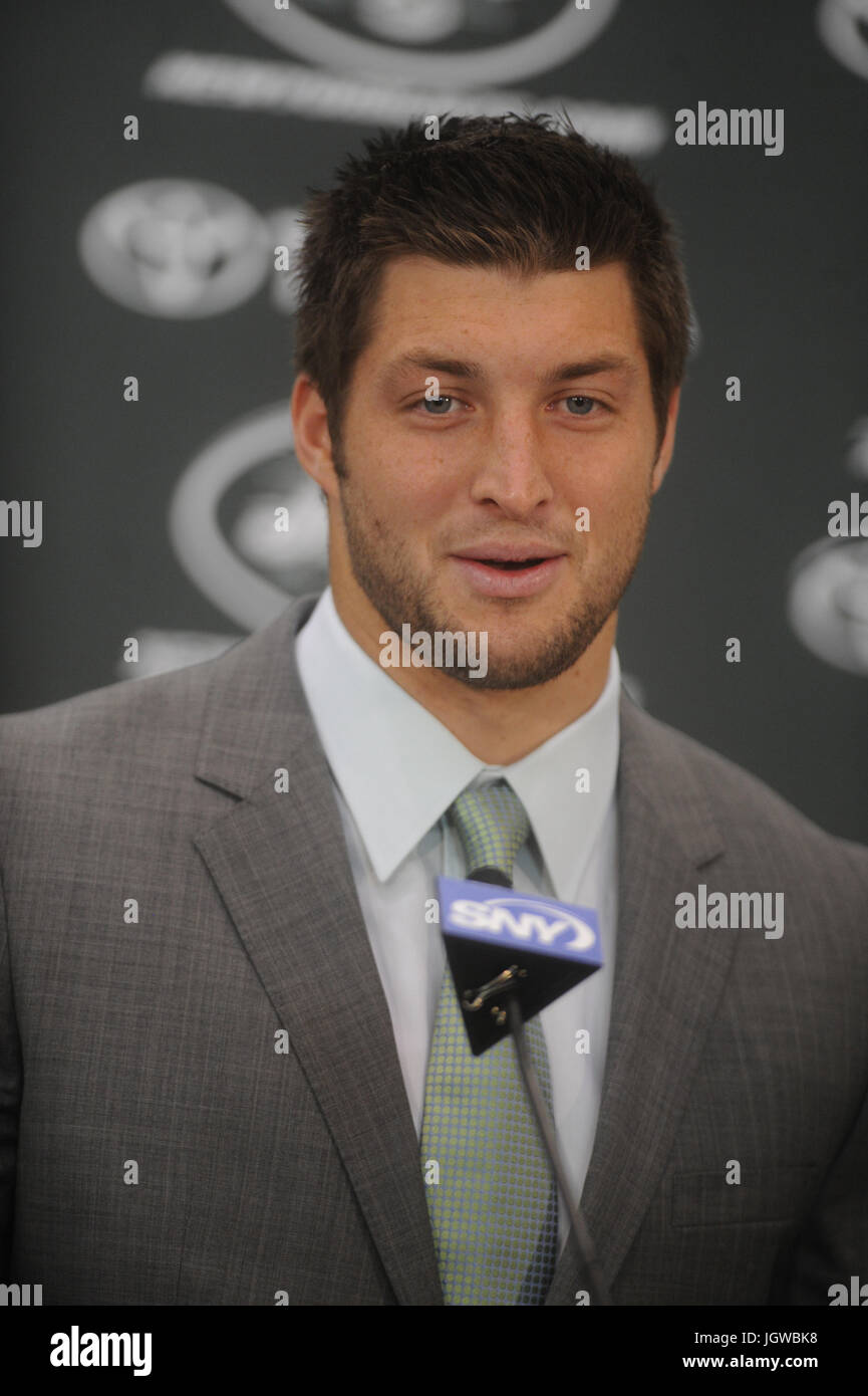 1 Robby Tebow Images, Stock Photos & Vectors