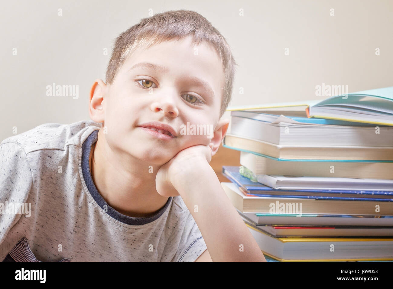 Children's books stack hi-res stock photography and images - Alamy