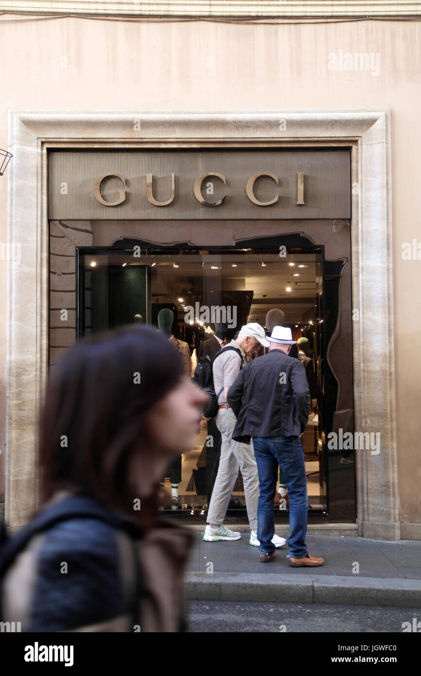 Gucci shop window hi-res stock photography and images - Alamy