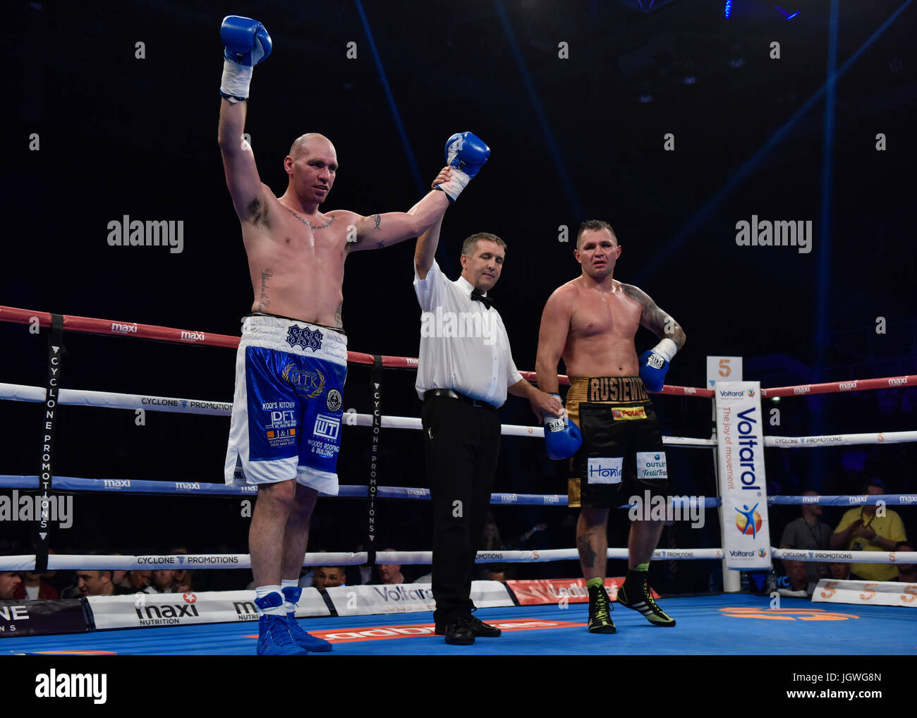Saturday 8th of July 2017: Boxing, Braehead Arena, Glasgow, Scotland. Boxing - Edinburgh boxer Stephen Simmons defeats Lukasz Rusiewicz in the Cruiserwight division Stock Photo
