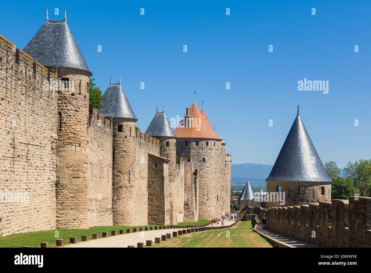 Carcassonne, Languedoc-Roussillon, France.  Walls, towers and ramparts of the the Cite de Carcassonne which is a UNESCO World Heritage Site. Stock Photo