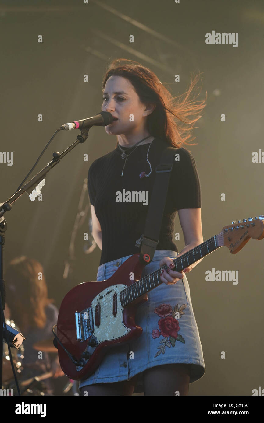 London, UK. 10th July, 2017. Theresa Wayman of Warpaint performing live