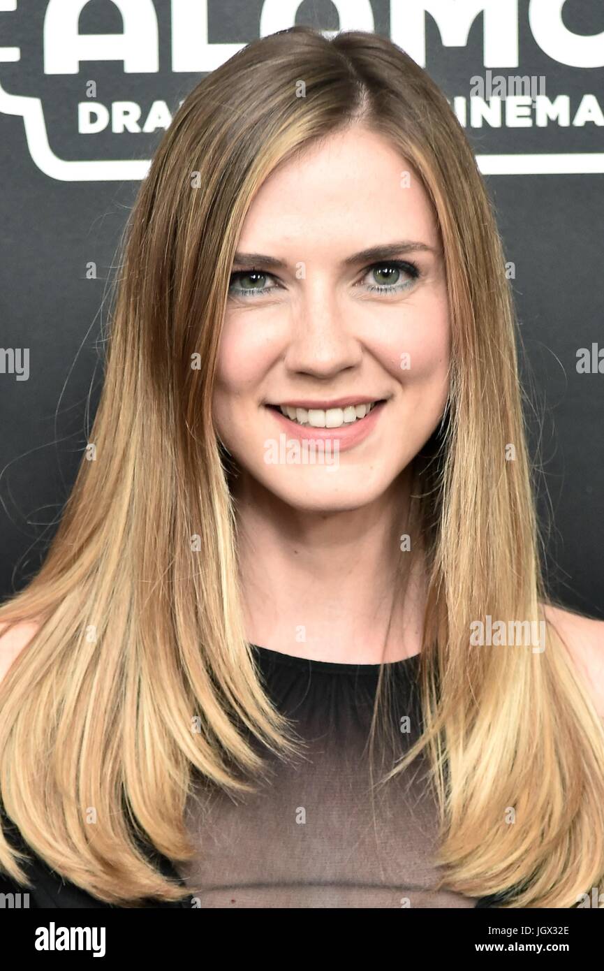 Sara Canning's Instagram, Twitter & Facebook on IDCrawl