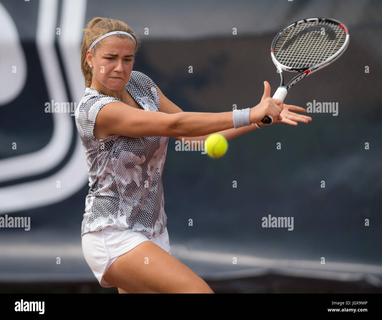 Versmold, Germany. 11 July, 2017. Karolina Muchova at the 2017 Reinert Open  ITF $60 tennis tournament © Jimmie48 Photography/Alamy Live News Stock  Photo - Alamy