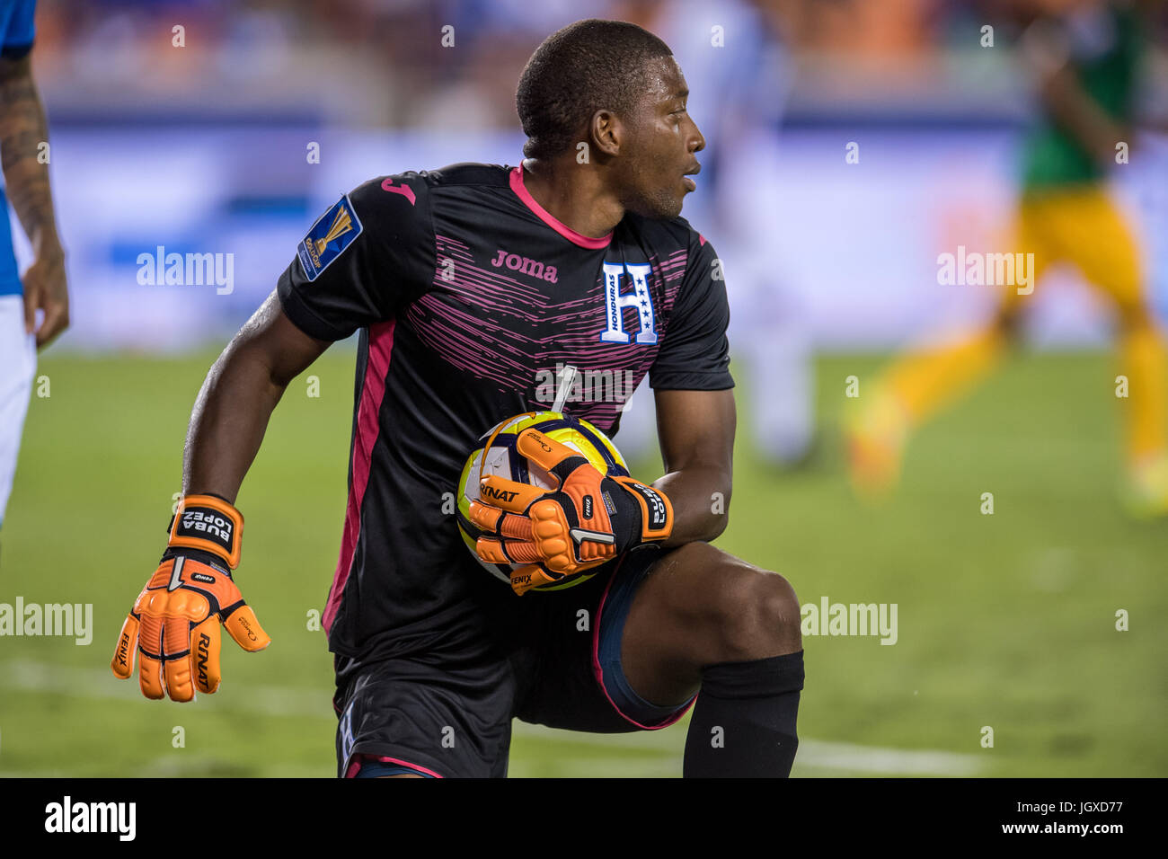 Houston, Texas, USA. 11th July, 2017. Honduras goalkeeper Luis LÃ³pez (1) controls the ball during the 1st half of an international CONCACAF Gold Cup soccer match between Honduras and French Guiana at BBVA Compass Stadium in Houston, TX on July 11th, 2017. The game ended in a 0-0 draw. Credit: Trask Smith/ZUMA Wire/Alamy Live News Stock Photo