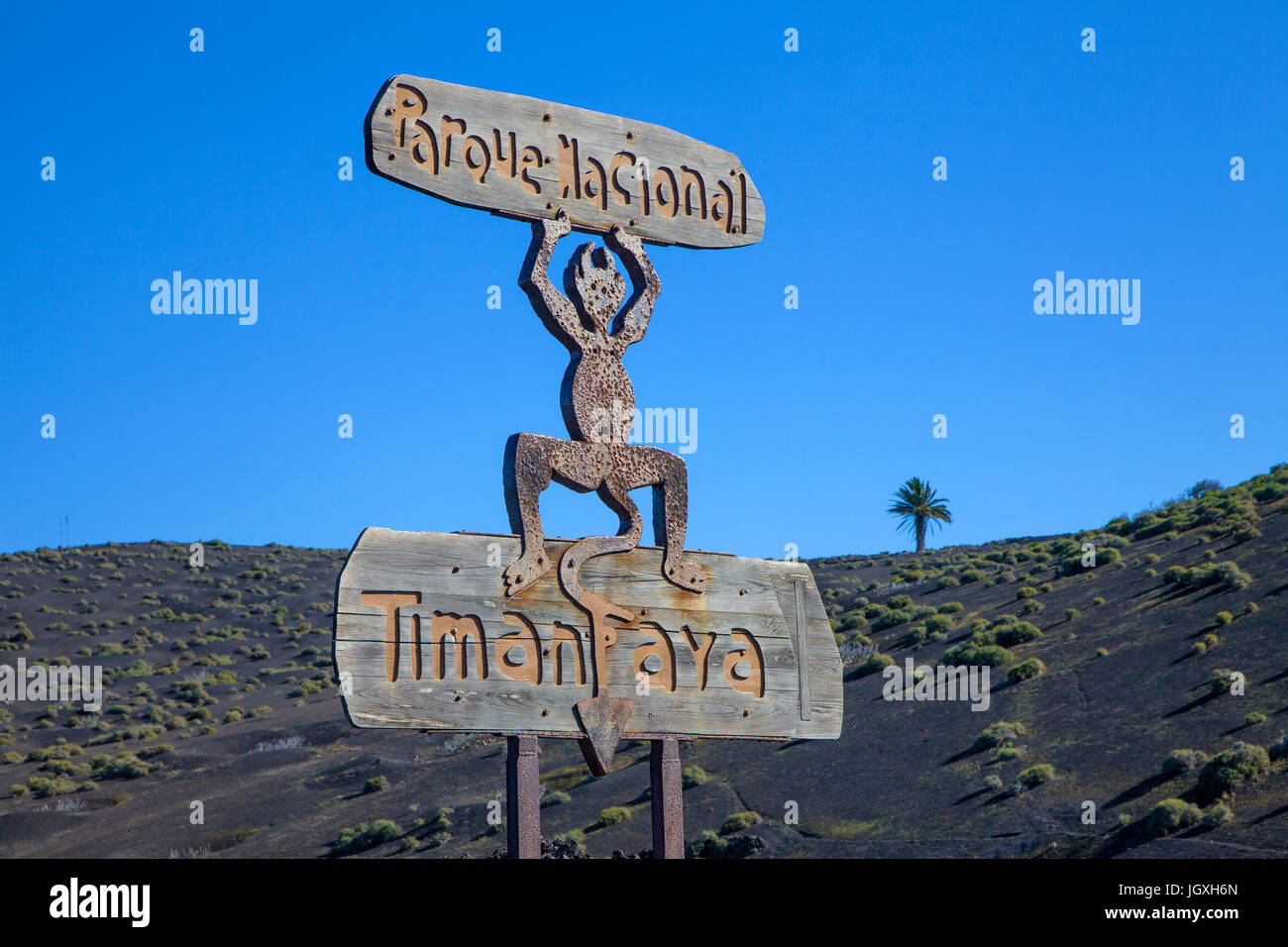 Hinweisschild, Parque Nacional de Timanfaya, entworfen von Cesar Manrique, Nationalpark Timanfaya, Lanzarote, Kanarische Inseln, Europa | Sign of Tima Stock Photo