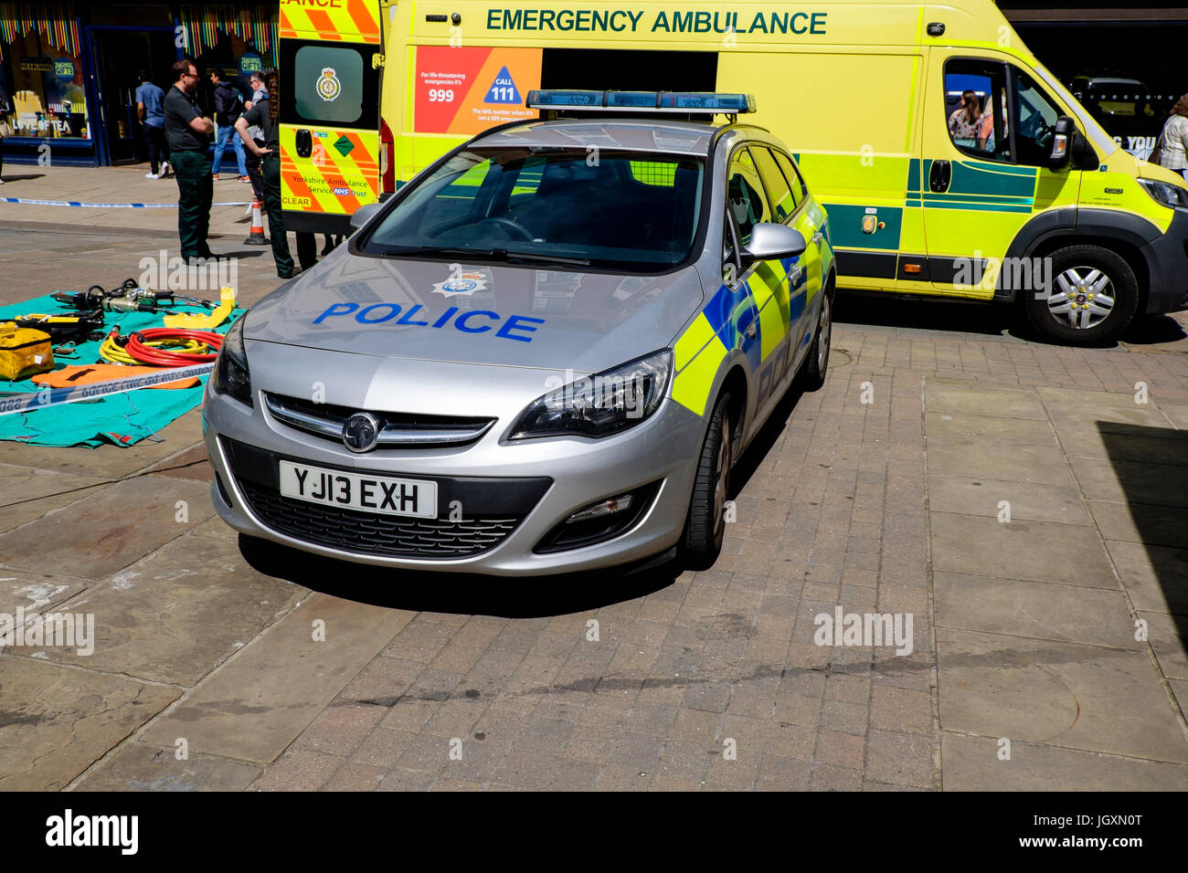 Yorkshire ambulance service hi-res stock photography and images - Alamy