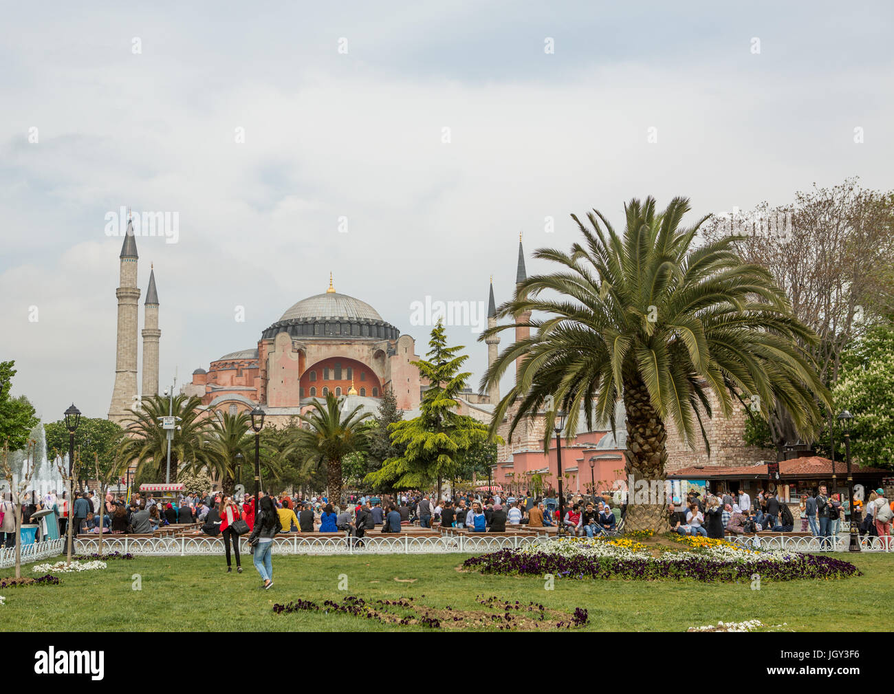 Gardens in front of the the Blue mosque sultan Ahmet Camii, Sultanahmet ...