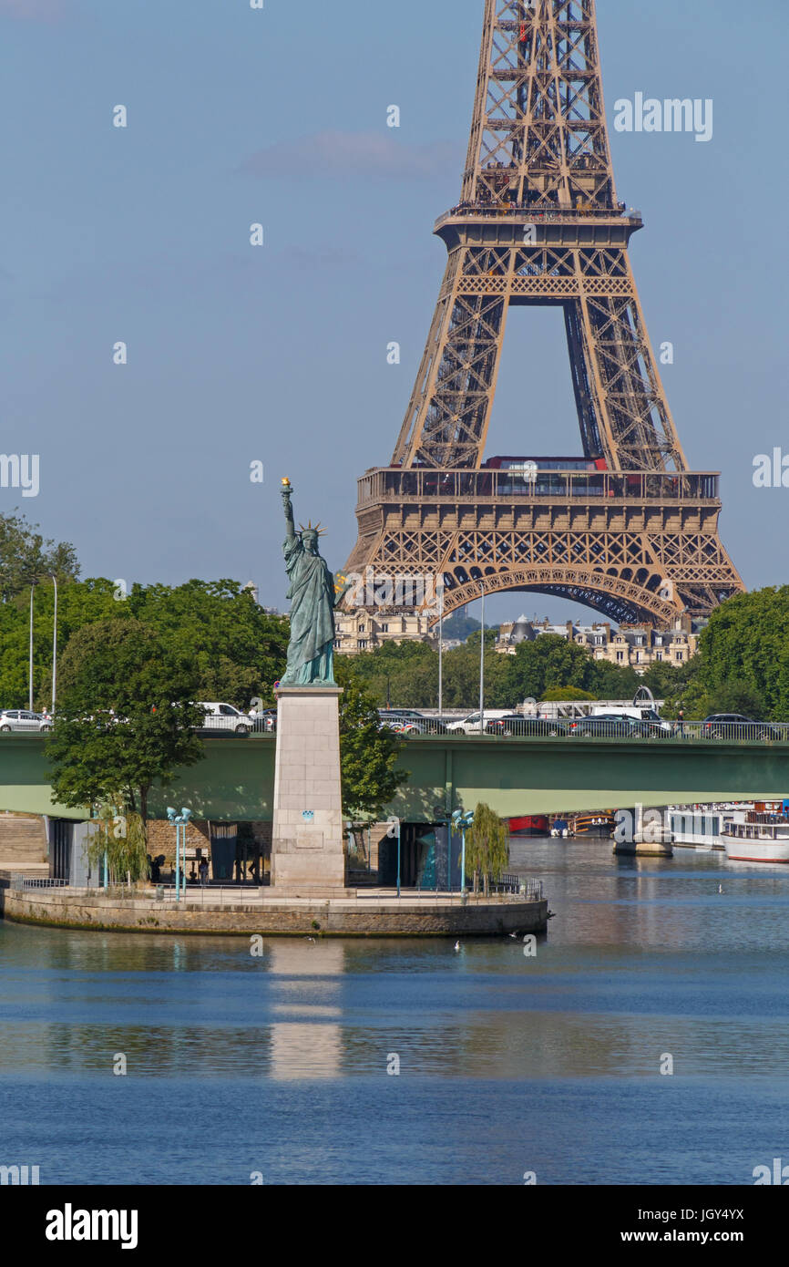 Statue liberty eiffel tower in hi-res stock photography and images - Page 2  - Alamy