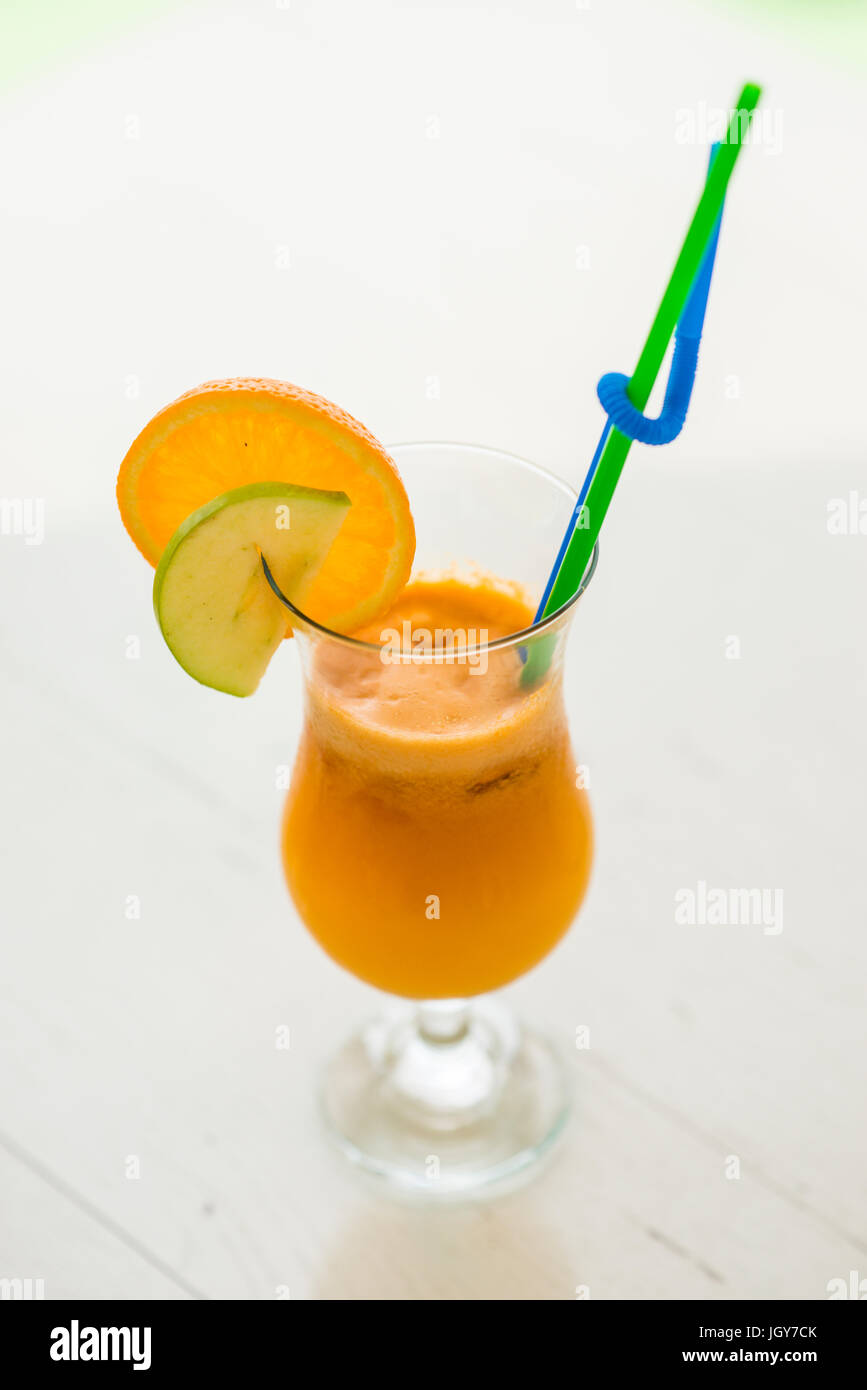 Squeezed fruit juices hi-res stock photography and images - Alamy