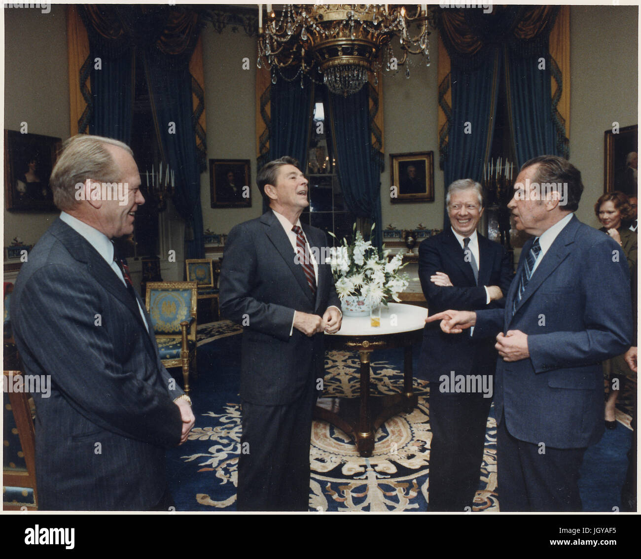Four Presidents (Reagan, Carter, Ford, Nixon) in the Blue Room prior to leaving for Egypt and Sadat's Funeral Stock Photo