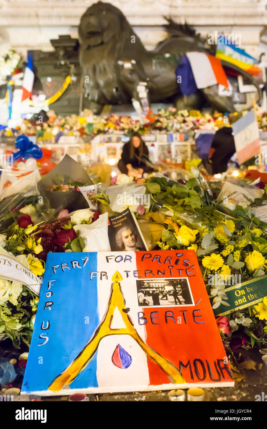 liberté égalité amour, freedom fraternity love. Spontaneous homage at the victims of the terrorist attacks in Paris the 13th of november 2015. Stock Photo