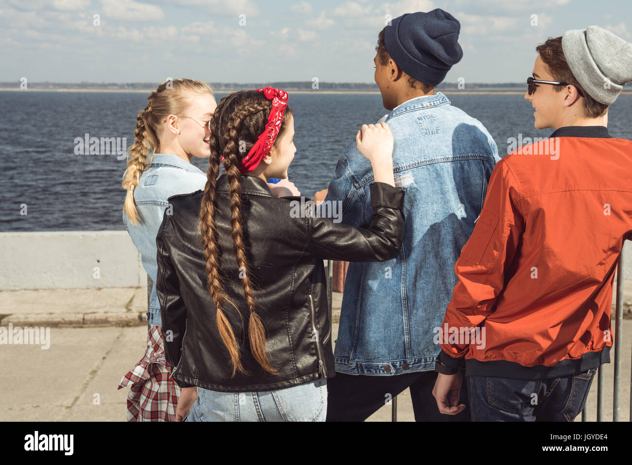Teenagers girls rear view hi-res stock photography and images - Alamy