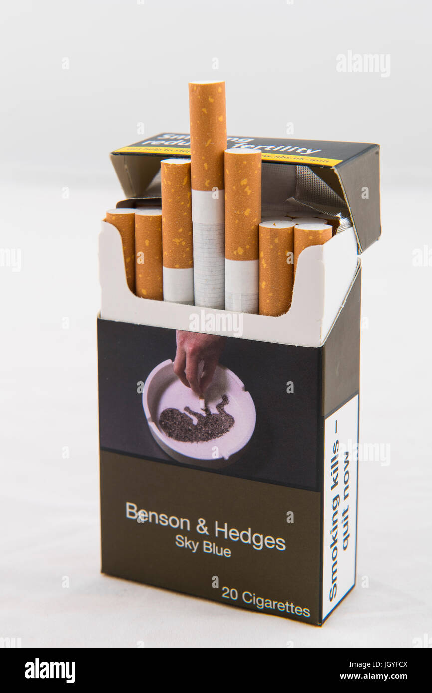 Cigarette packet warning uk hires stock photography and images Alamy