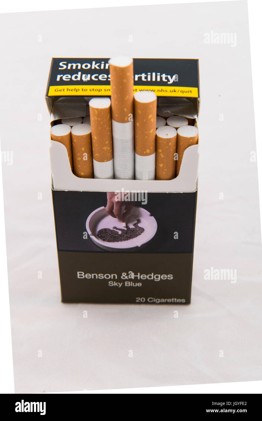 plain uk cigarette packaging Stock Photo Alamy