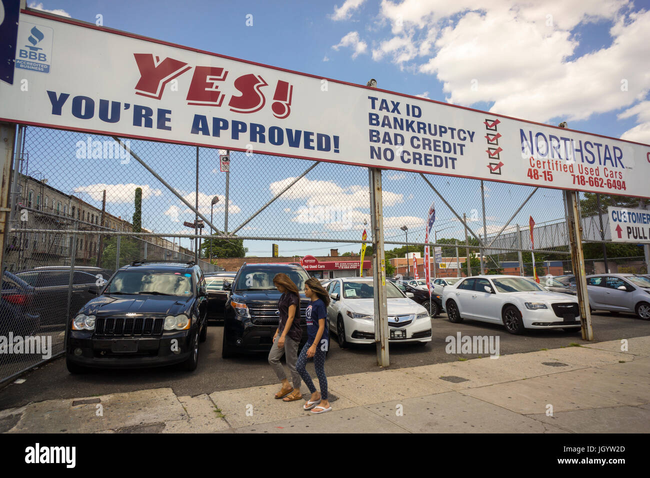 A dealer in used cars in the Woodside neighborhood of Queens in New York on Sunday, July 9, 2017. ( © Richard B. Levine) Stock Photo