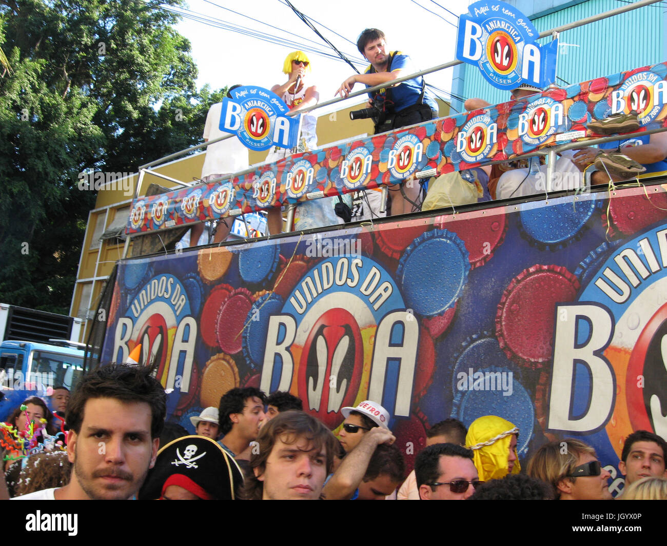 Carnival crowd float brazil hi-res stock photography and images - Alamy