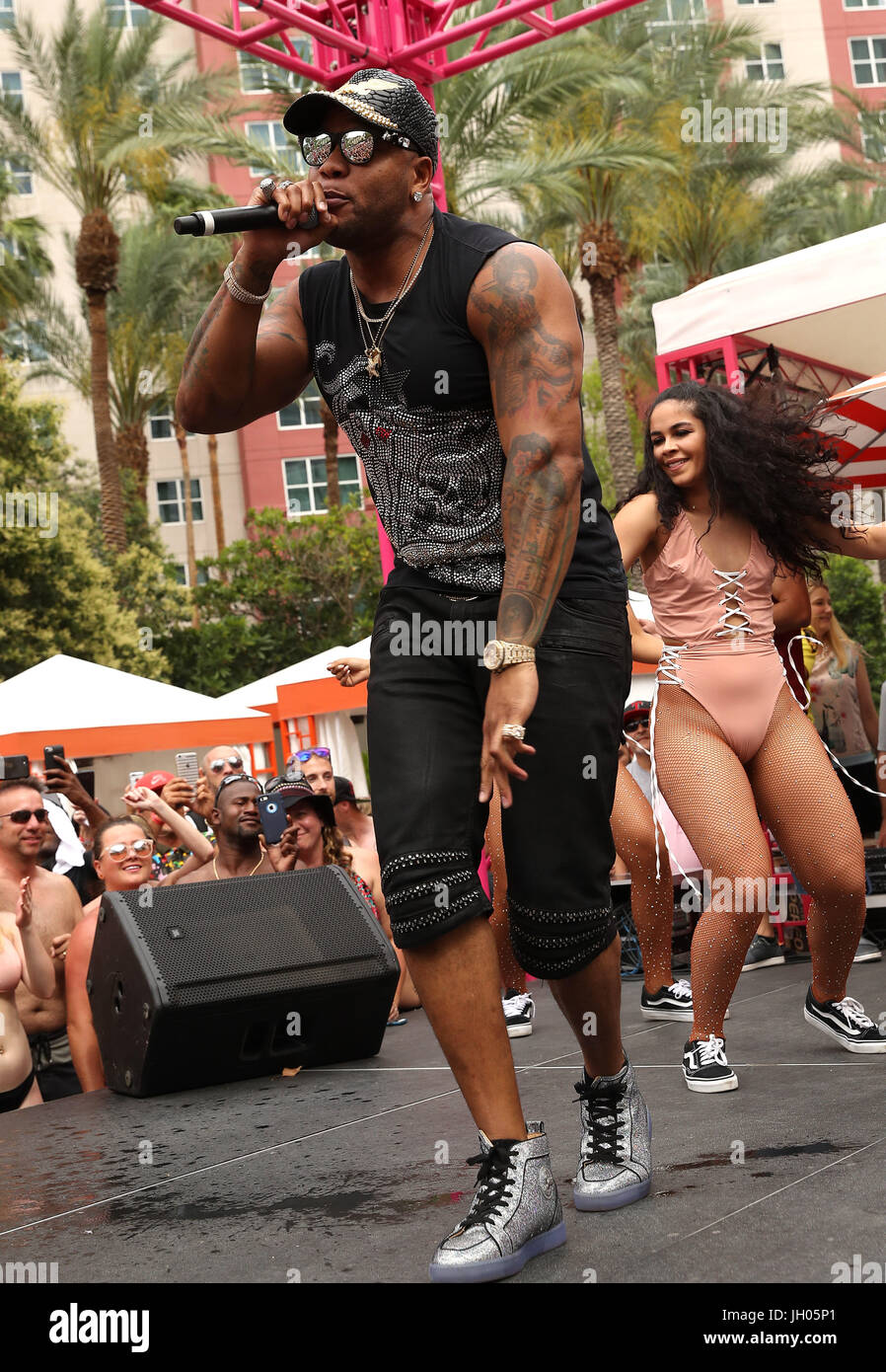 Flo Rida performs live at Flamingo Go Pool Featuring: Flo Rida Where ...