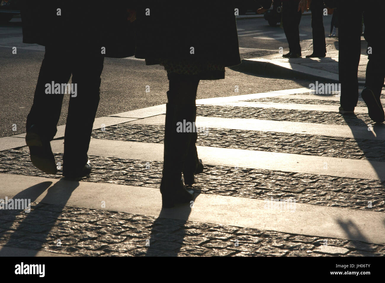 Sidewalk, Legs, Rue Saint Antoine, 4ème arrondissement, (75004), Paris