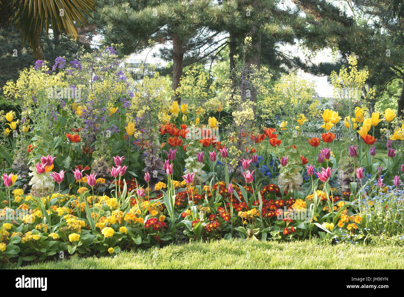Square, Parc de la Roquette, Rue de la Roquette, 11ème arrondissement, (75011), Paris, France Stock Photo