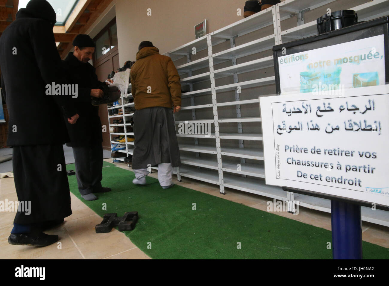 Shoes outside mosque hires stock photography and images Alamy