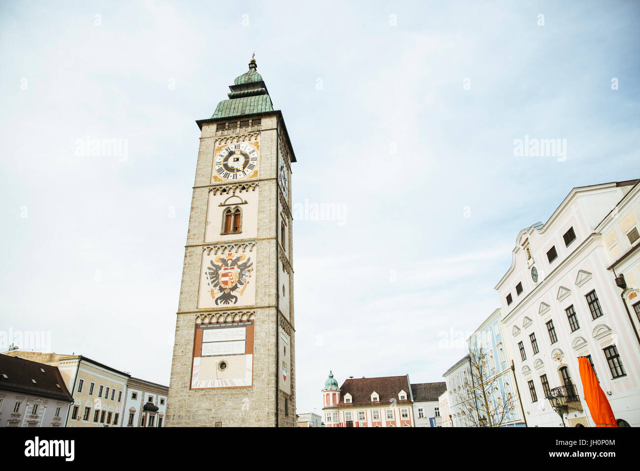 Stadtplatz Enns mit dem Wahrzeichen Ennser Stadtturm, Hauptplatz, Enns, Oberösterreich, Österreich Stock Photo