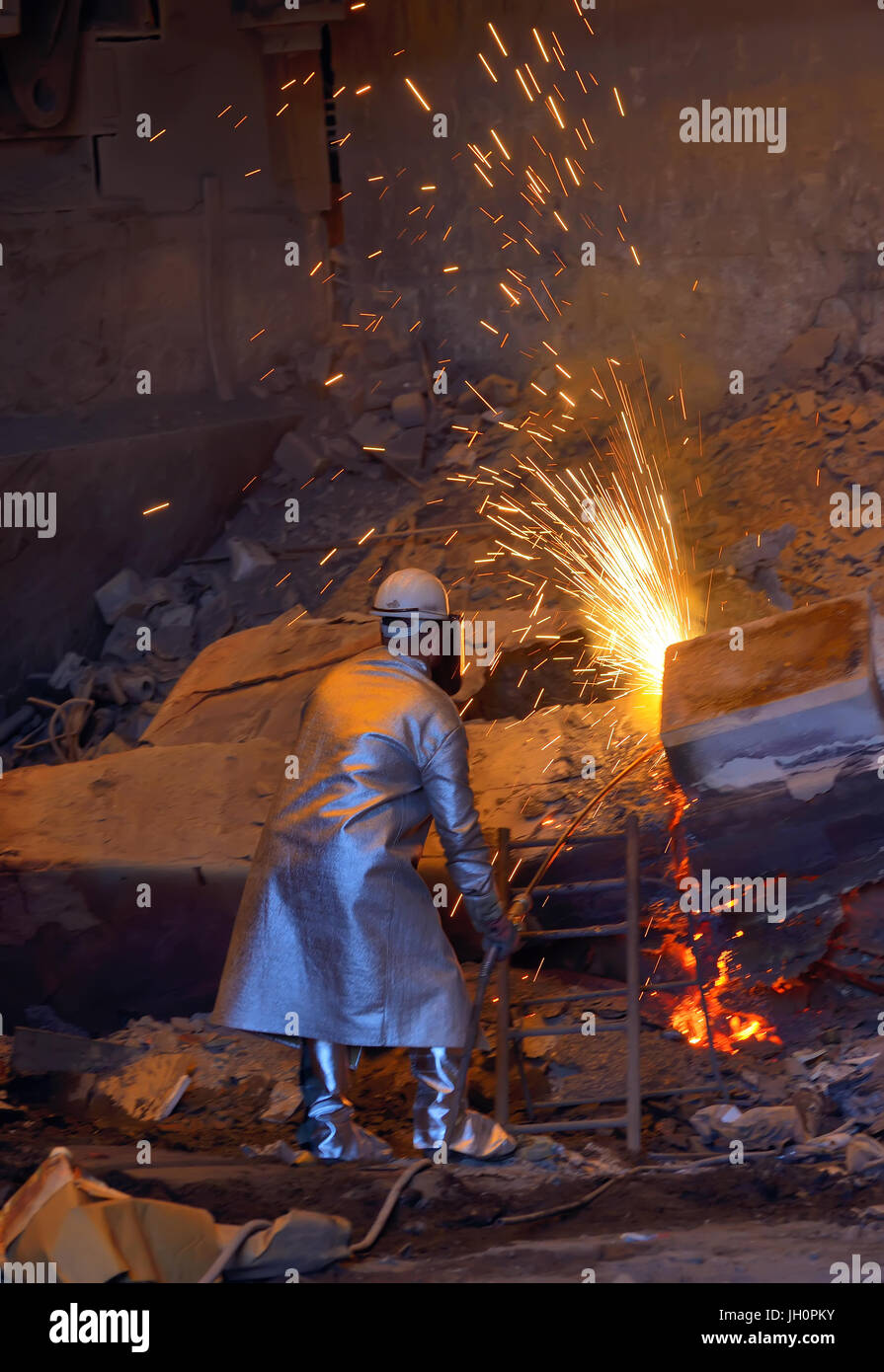 welder cut metal in steel plant Stock Photo Alamy