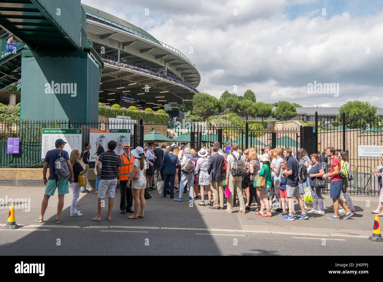 4th July 2017. Streets around the AELTC during the Wimbledon Tennis ...