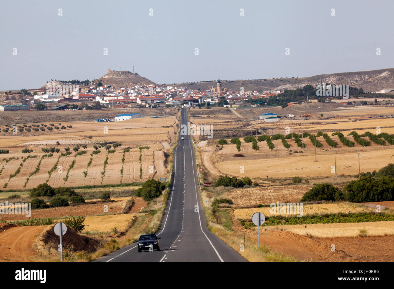 The arid landscape of the Castilla-La Mancha region of central Spain Stock Photo