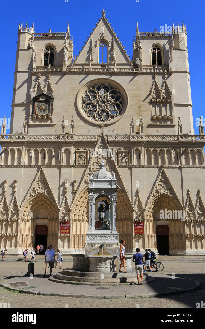West facade, the rosette and the G‰ble. Lyon Cathedral. France. Stock Photo