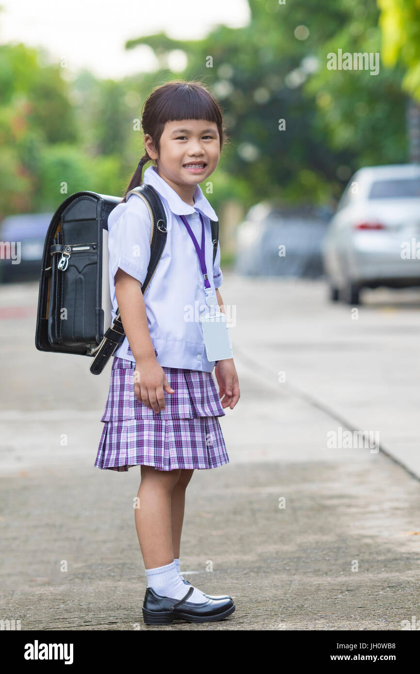 That heavy schoolbag could stunt your child's future
