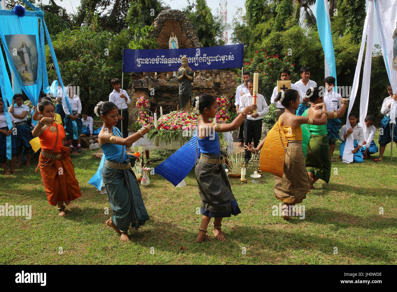 Assumption celebration outside Battambang catholic church, Battambang. Traditional dance. Cambodia. Stock Photo