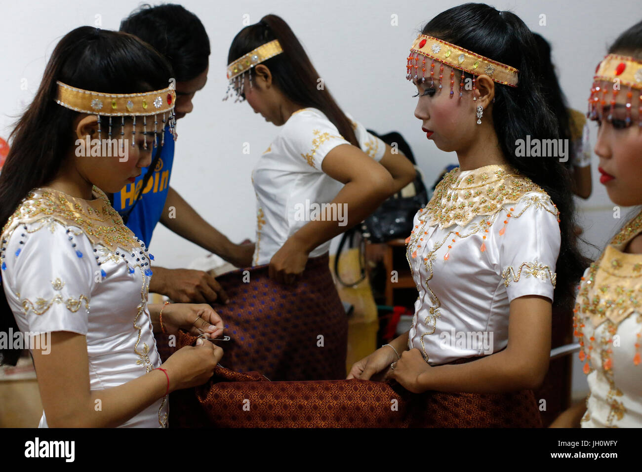 Phare Ponleu Selpak. Dressing for a performance in Battambang. Cambodia. Stock Photo