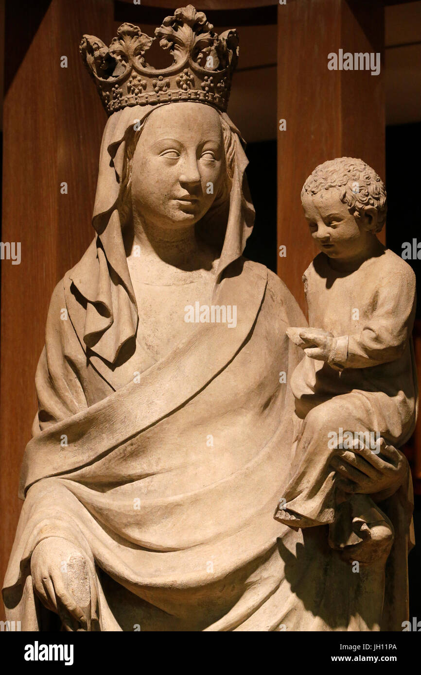 The Courtauld Gallery. Virgin and child. Attributed to AndrŽ Beauneveu. 1372-76. Limestone. United kingdom. Stock Photo