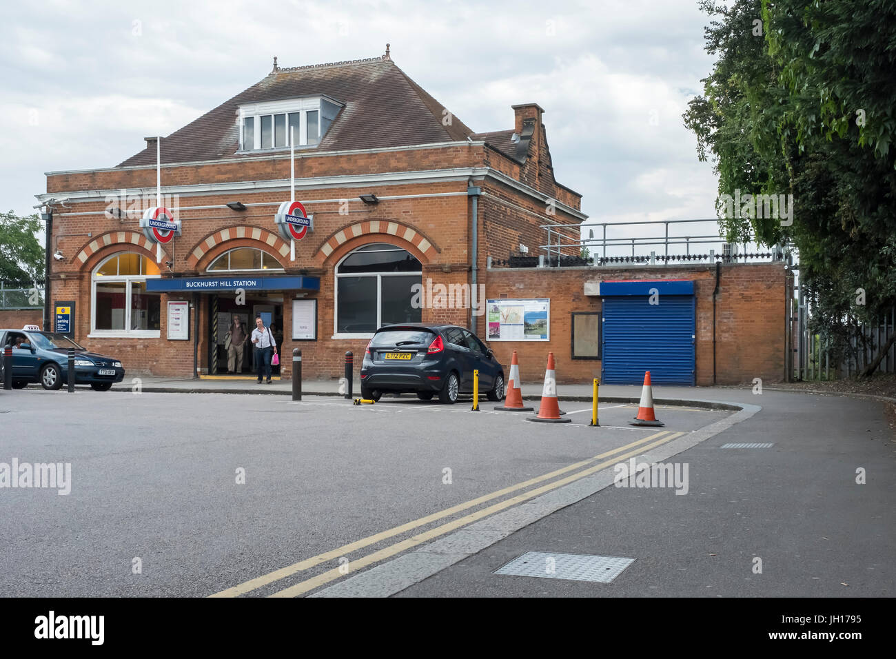 Buckhurst Hill station Stock Photo Alamy