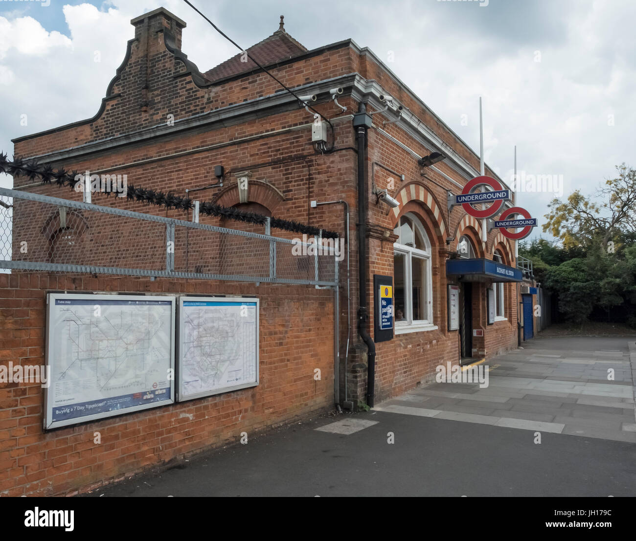 Buckhurst Hill station Stock Photo Alamy