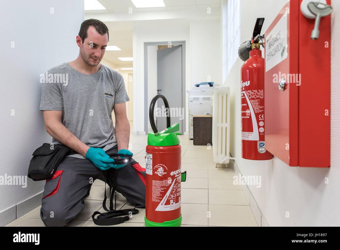 EUROFEU,MANUFACTURER OF FIRE EXTINGUISHERS,PREVENTION EQUIPMENT AND ...